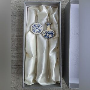 Vintage Chinese Bookmark Set Blue White Porcelain Style Metal Bookmarks in Box